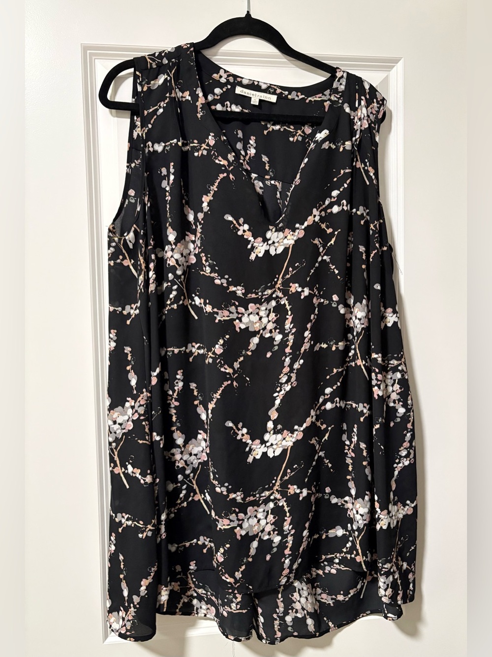 Daniel Rainn Black Floral Sleeveless Blouse